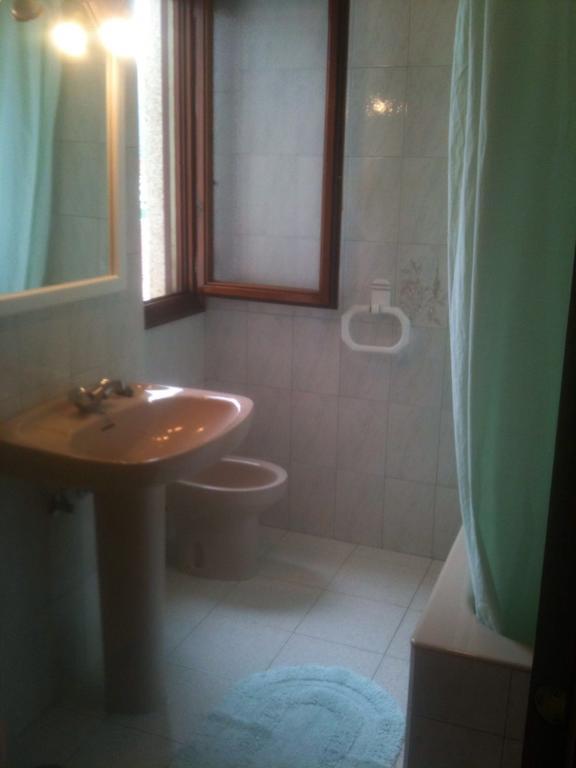 נוחה Habitaciones Lopez Azcona מראה חיצוני תמונה